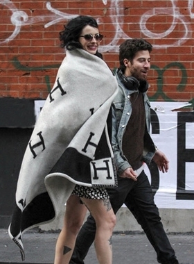 H字母小时代同款奢华北欧ins博主毯披肩空调毯房样板装饰沙发垫