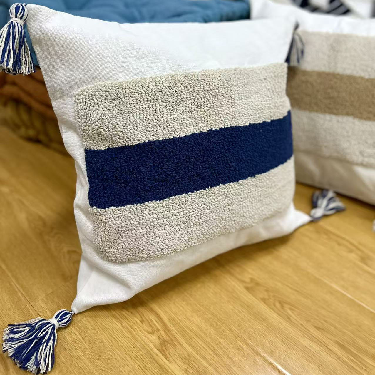 现代简约大气棉麻簇绒重工抱枕套办公室客厅沙发家用靠枕套不含芯