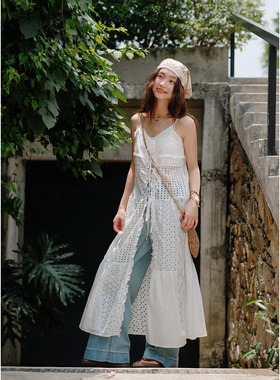 2025夏季波嬉风法式蕾丝拼接白色吊带连衣裙度假风长裙开衫叠穿