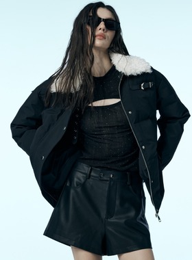 uhot诱货/黑色撞卷毛翻领滑雪羽绒服女奢华鹅绒秋冬保暖UWWW1W168