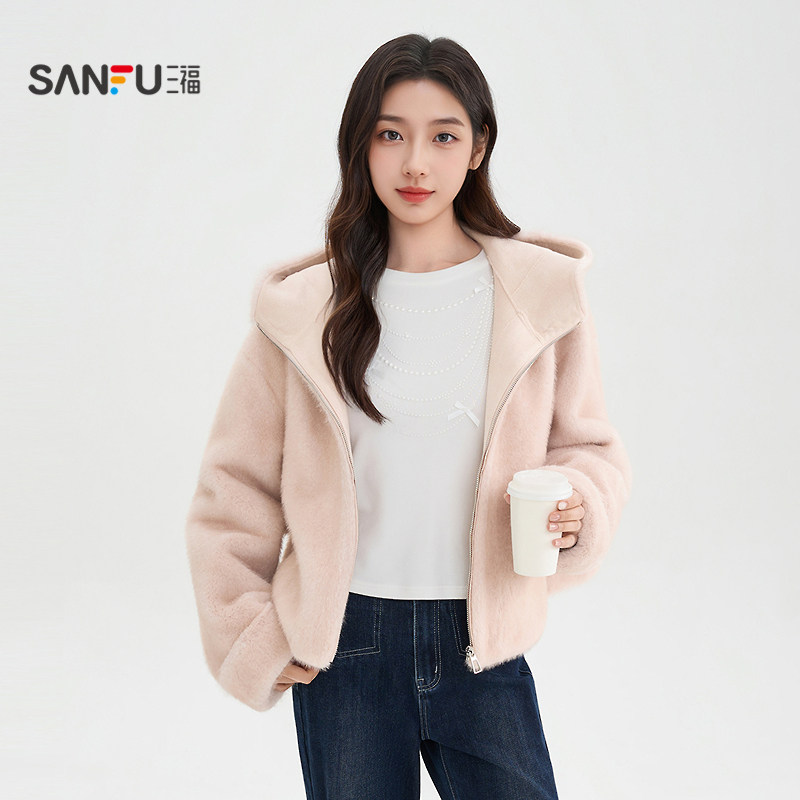 三福厚外套2025新款冬季都市皮毛一体保暖连帽宽松上衣女装849136