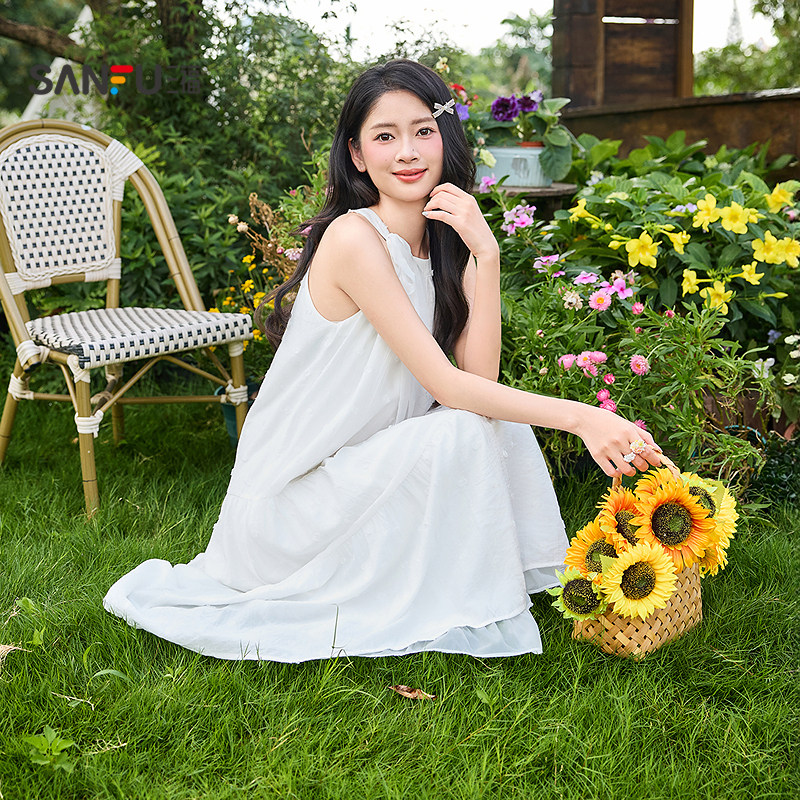 三福连衣裙2026夏季绑带挂脖领口双层裙摆裙子女装524177