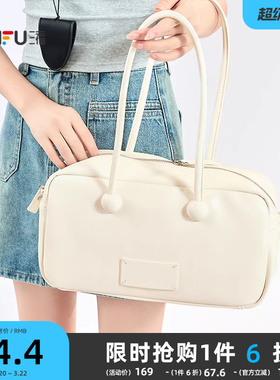 三福挎包夏季简约易搭贴标装饰保龄球包法棍腋下包女包503677