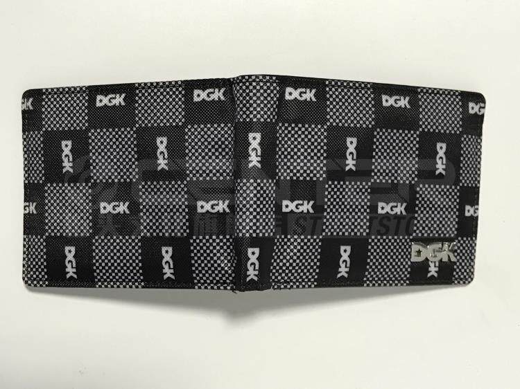 미국에서 수입한 오리지널 DGK 스케이트보드 스포츠 브랜드 지갑 스포츠 심플 반접이식 지갑 3가지 색상 제공