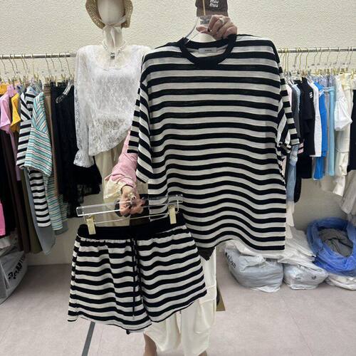 大码条纹撞色短袖上衣短裤两件套