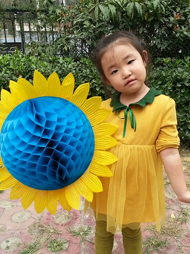 Рука перевернута на подсолнечный хор детские танце