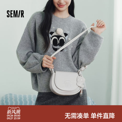 森马潮流联名压印简约斜挎包女款