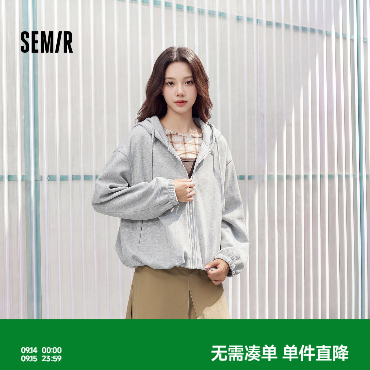 森马运动风连帽宽松花苞外套女图片