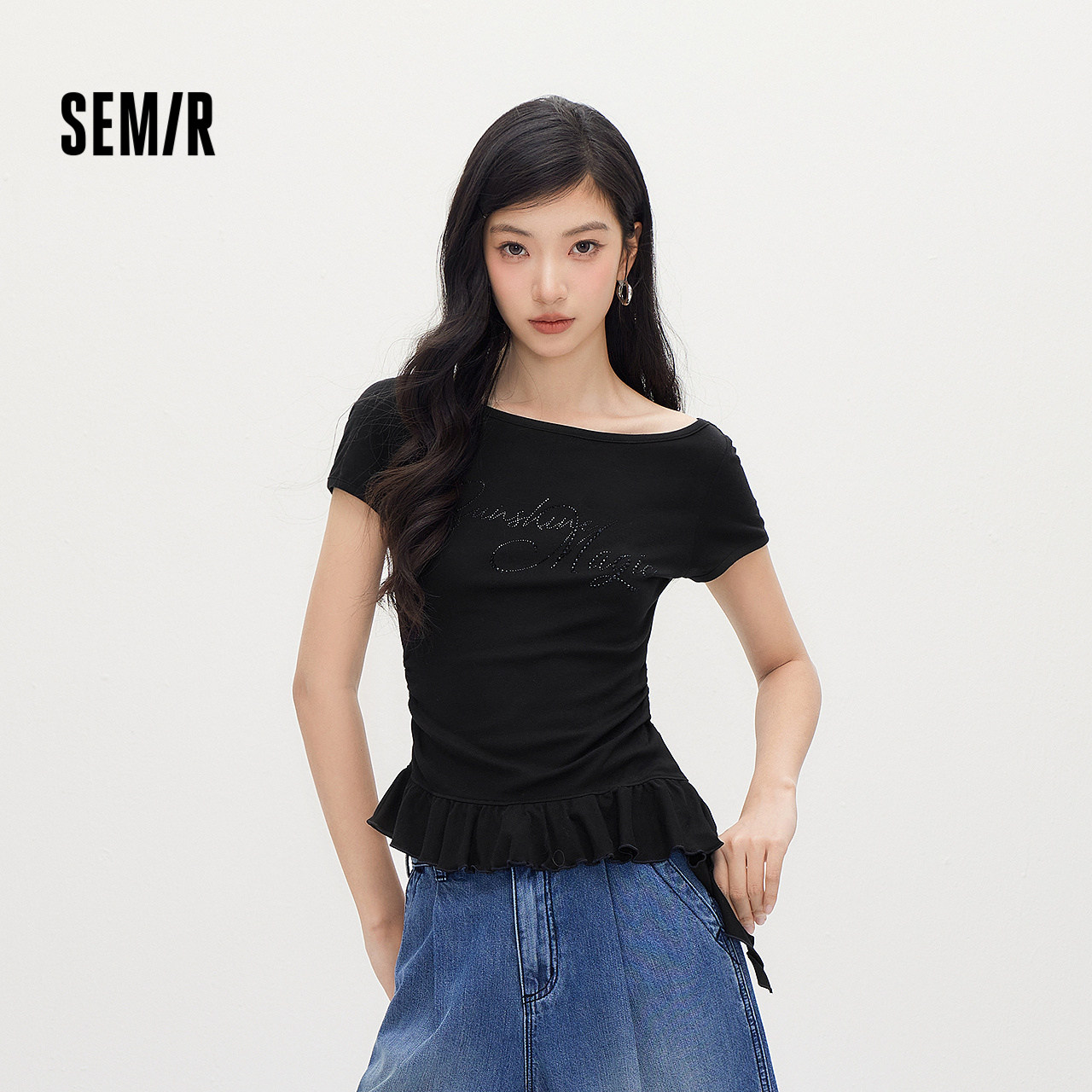 森马短袖T恤女夏季短款一字领荷叶边烫钻2026新款小性感辣妹衣服