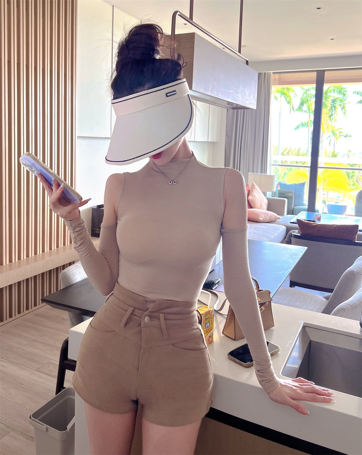 长袖辣妹风薄的女性的