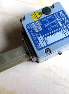 DM11ACW90126美商实块压力开关-CLASSSquare