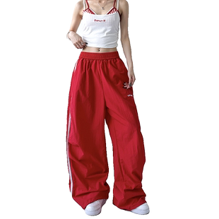 红色美式高街速干降落伞裤女2024秋季薄款高腰阔腿休闲工装裤子