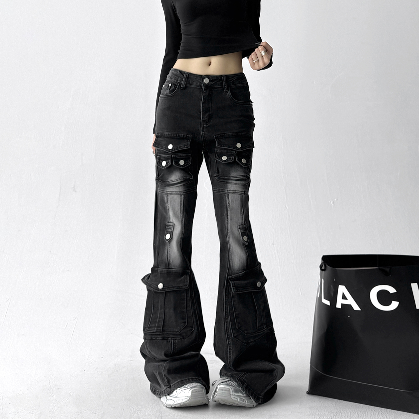 女装爆款多口袋微喇牛仔裤女2025秋装新款修身显瘦百搭休闲直筒裤
