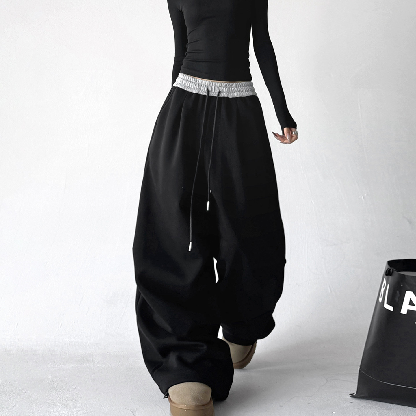 黑色高腰卫裤女2025冬季新款宽松显瘦直筒阔腿裤街头休闲运动裤,女装/女士精品,卫裤,淘宝优惠券,粉丝福利购,淘宝优惠卷