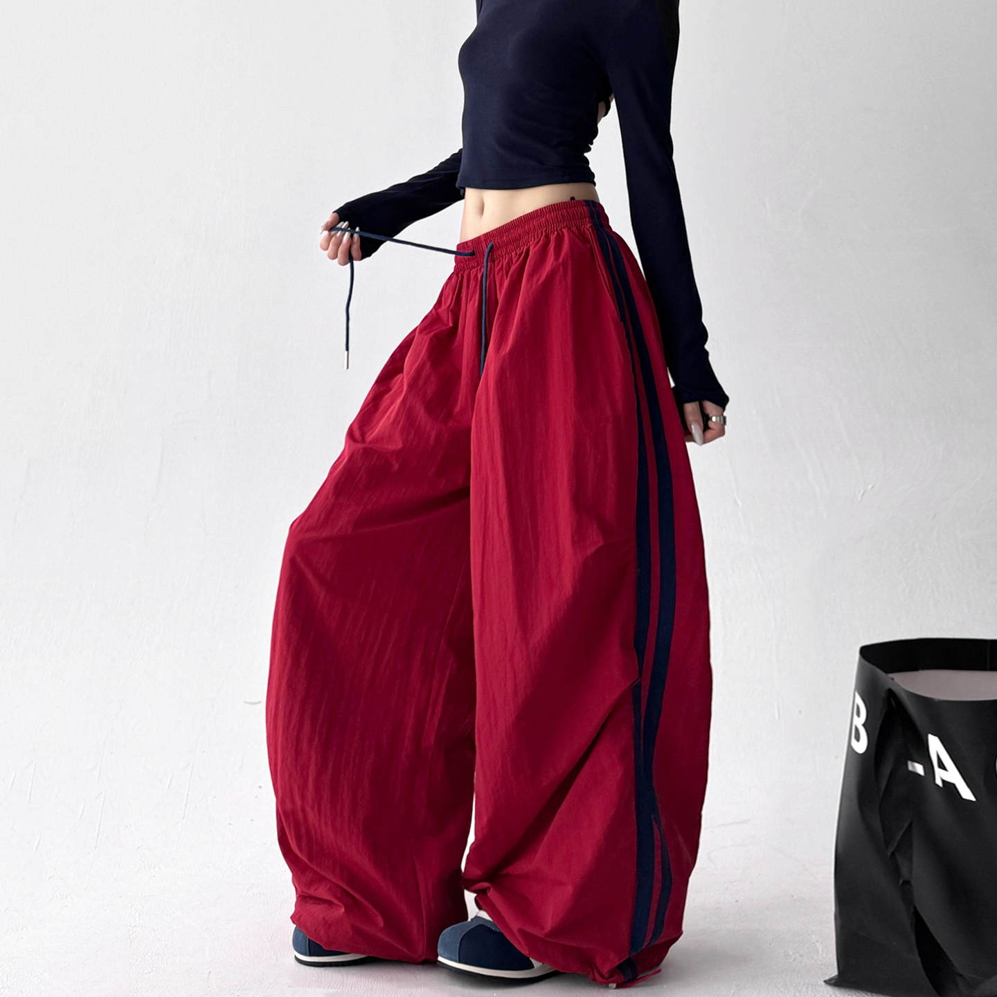女装爆款2025秋冬装新款阔腿裤女红色高个子休闲运动裤好看滑雪裤