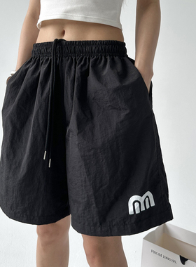 今年流行的短裤女2025年夏季新款松紧高腰情侣装运动舒适休闲中裤