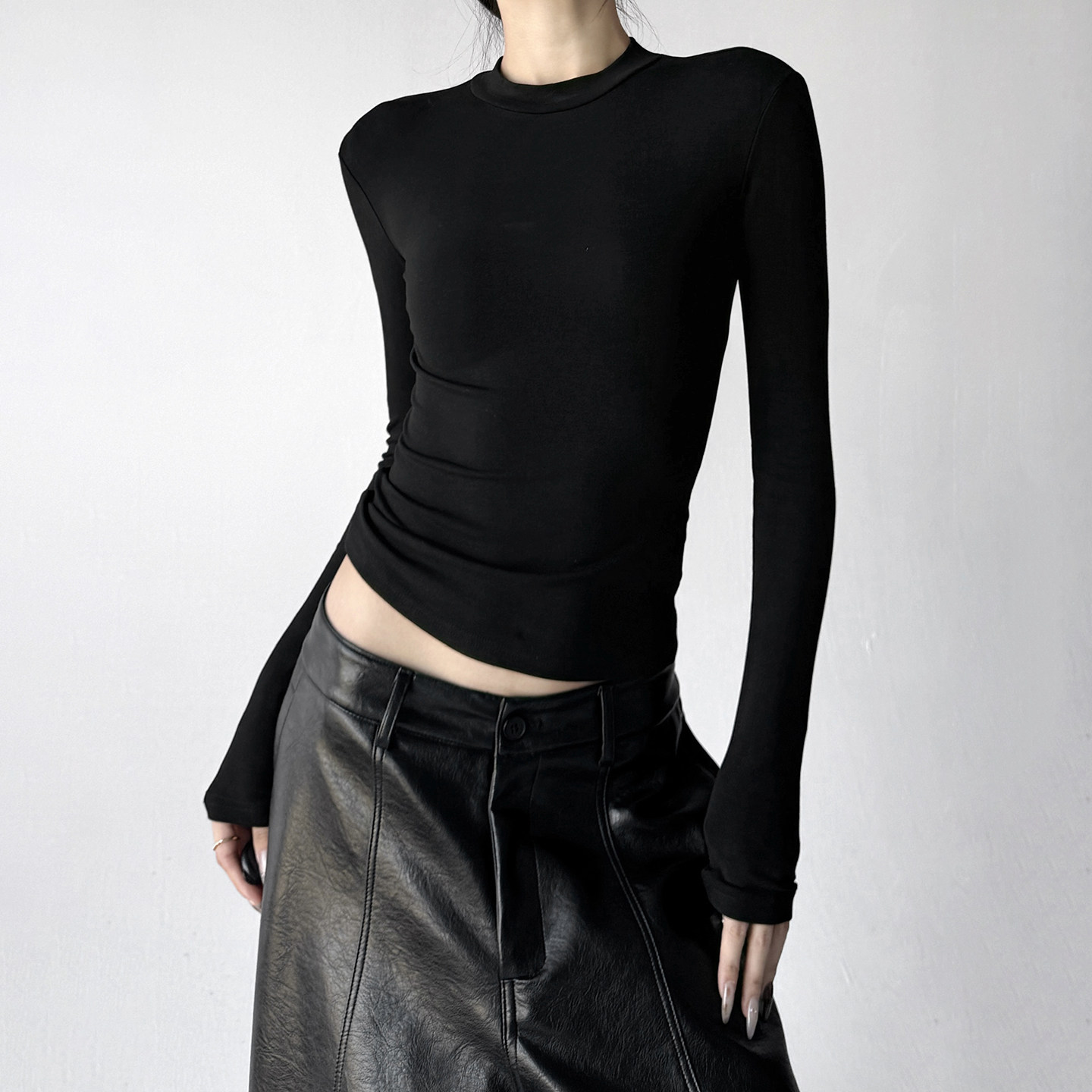 2025新款高级感正肩黑色长袖t恤女内搭打底衫长袖秋冬chic上衣,女装/女士精品,T恤,淘宝优惠券,粉丝福利购,淘宝优惠卷
