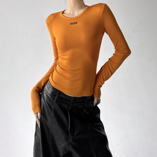 上衣女2025超火冬季 内搭打底衫 新款 显瘦极简冬装 修身 圆领字母长袖