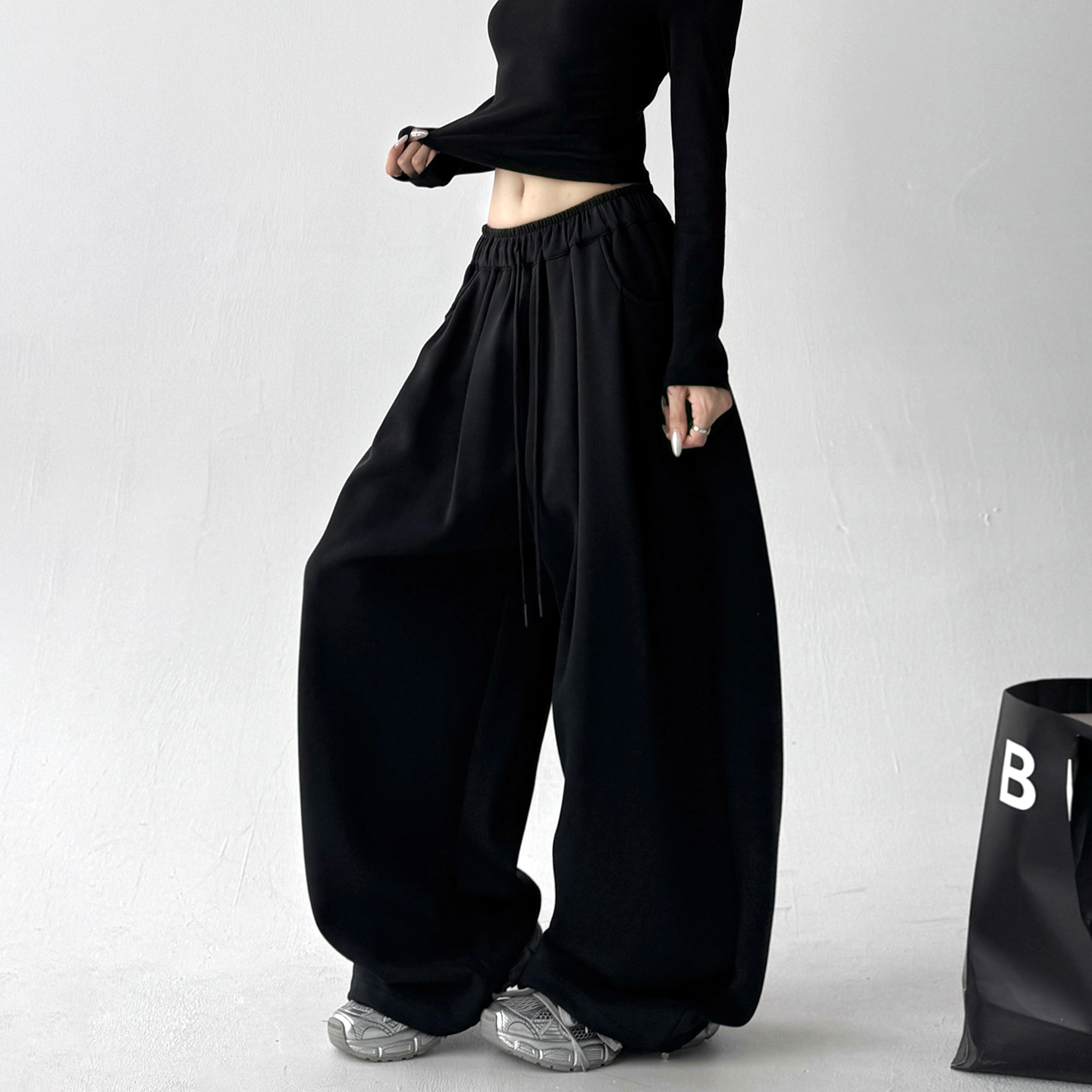 黑色糯米休闲裤女秋冬2025新款宽松显瘦高级感韩系chic穿搭阔腿裤