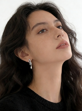 金属风高级感耳钉女不对称液态水滴耳环简约百搭个性时尚ins耳饰