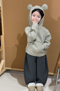儿童连帽卫衣套装秋装2026女童小熊耳朵条纹磨毛上衣休闲裤两件套