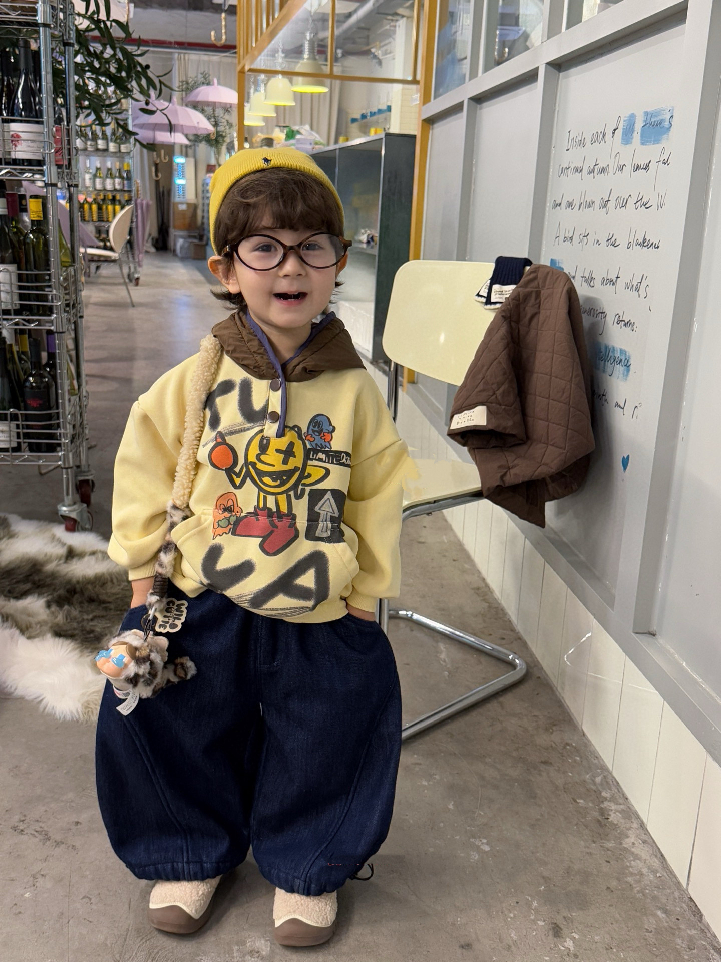 儿童加绒连帽卫衣秋冬2025男童连帽个性涂鸦卫衣牛仔裤休闲两件套