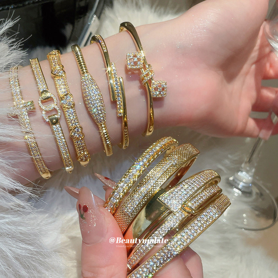 18k真金电镀锆石椭圆形纹路卡扣手镯欧美百搭手环轻奢高级感手饰