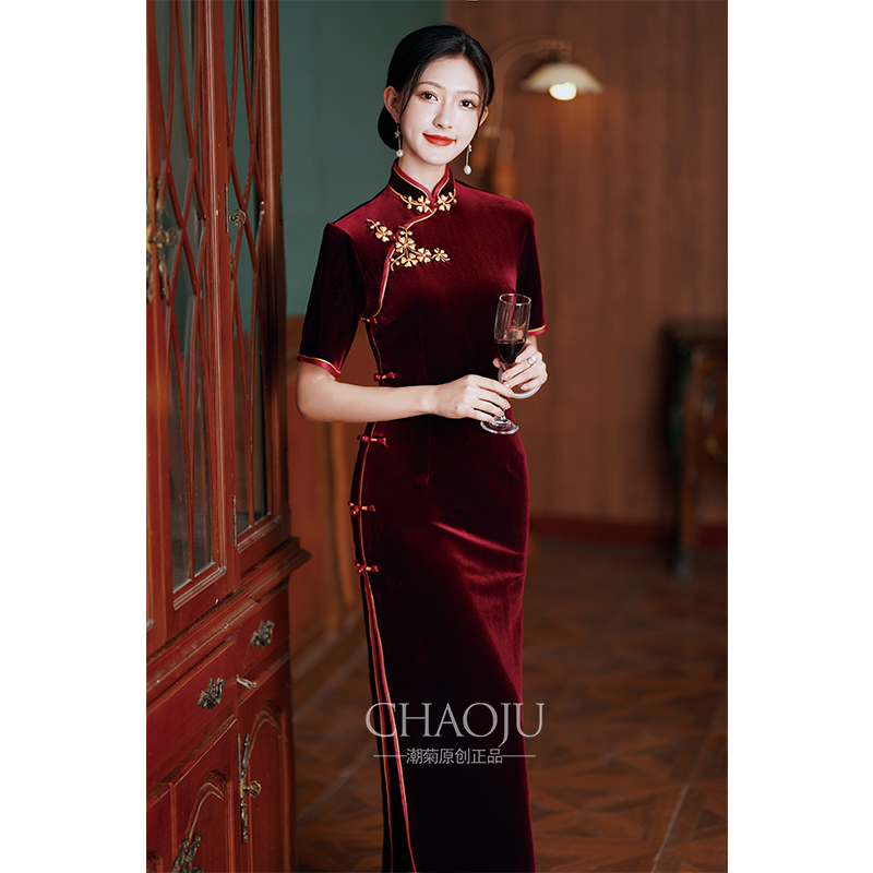 红色旗袍妈妈婚宴礼服高端结婚喜婆婆2024新款金丝绒高贵洋气秋冬