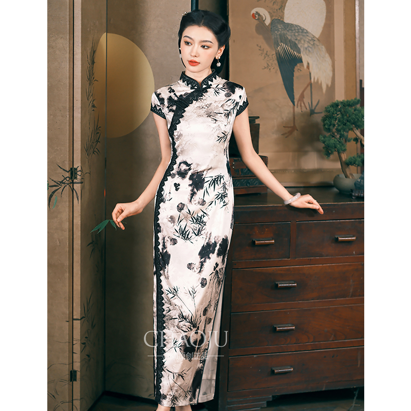 旗袍女真丝桑蚕丝长款白色走秀2024新款秋冬高端年会礼服改良国风