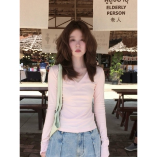 韩系粉红色甜美V领长袖T恤女春秋修身显瘦百搭打底衫内搭正肩上衣