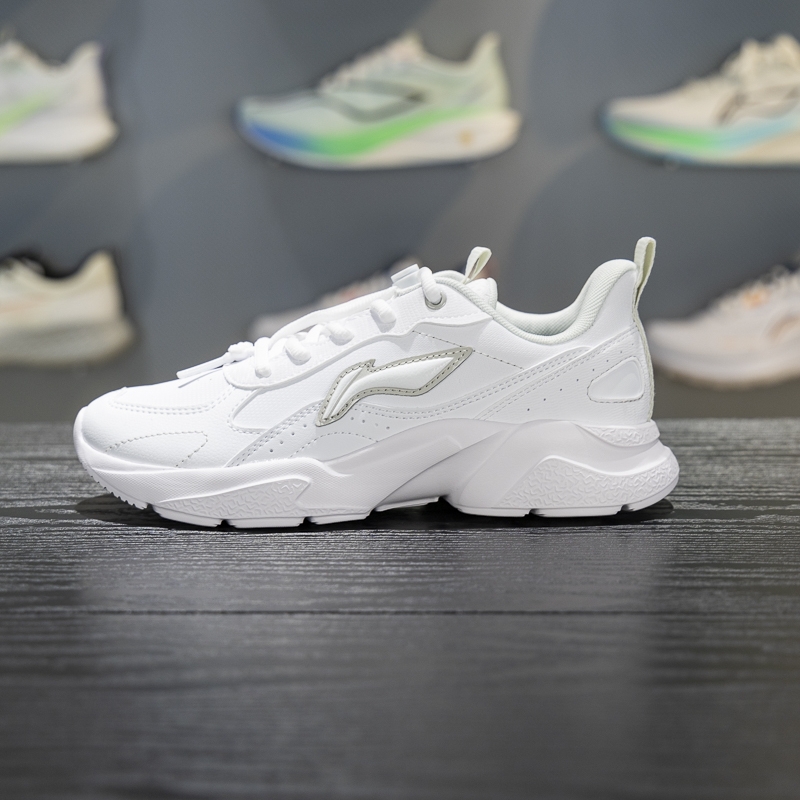 李宁四季通用耐磨童休闲鞋