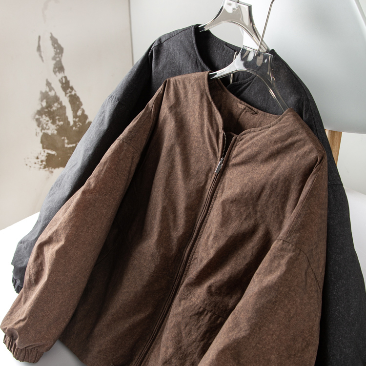 简洁圆领90%白鸭绒夹克羽绒服女