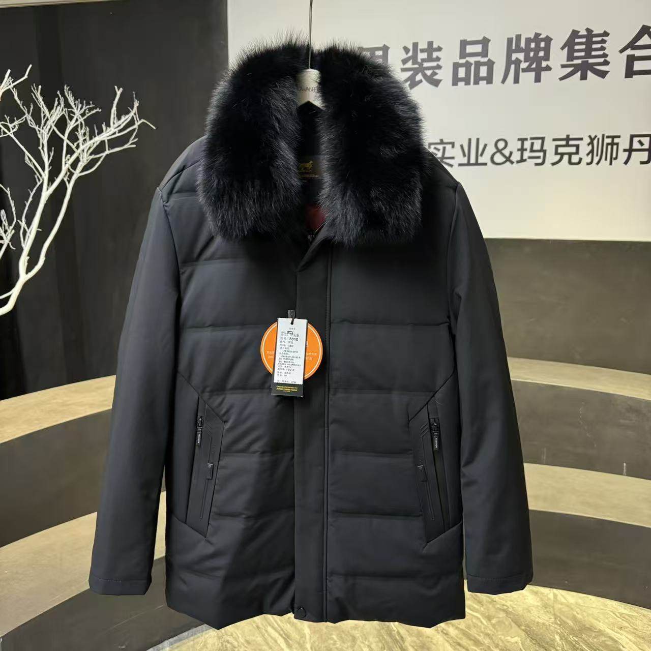 【吉娜专享】狐狸毛领可拆卸内胆羽绒服8810