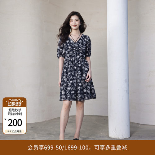 黑白蝴蝶花连衣裙