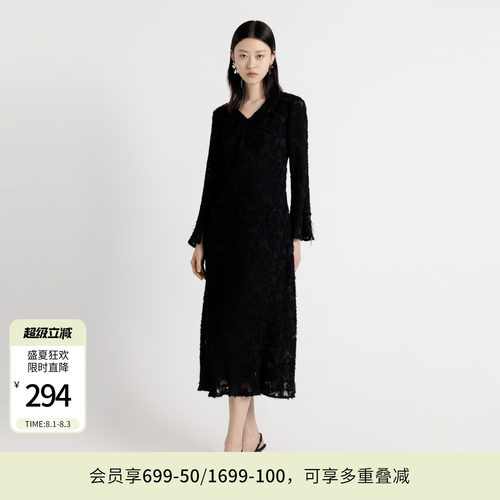 耀石黑V领长袖连衣裙