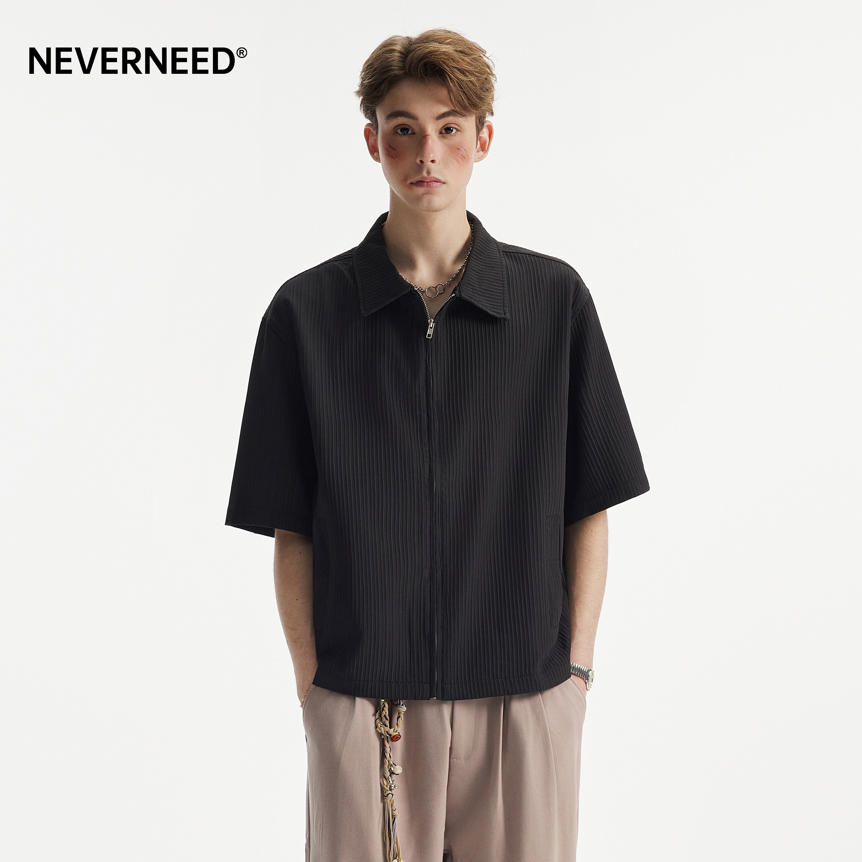 NEVERNEED肌理感褶皱短袖衬衫男女夏季美式休闲条纹拉链衬衣 - 实物图