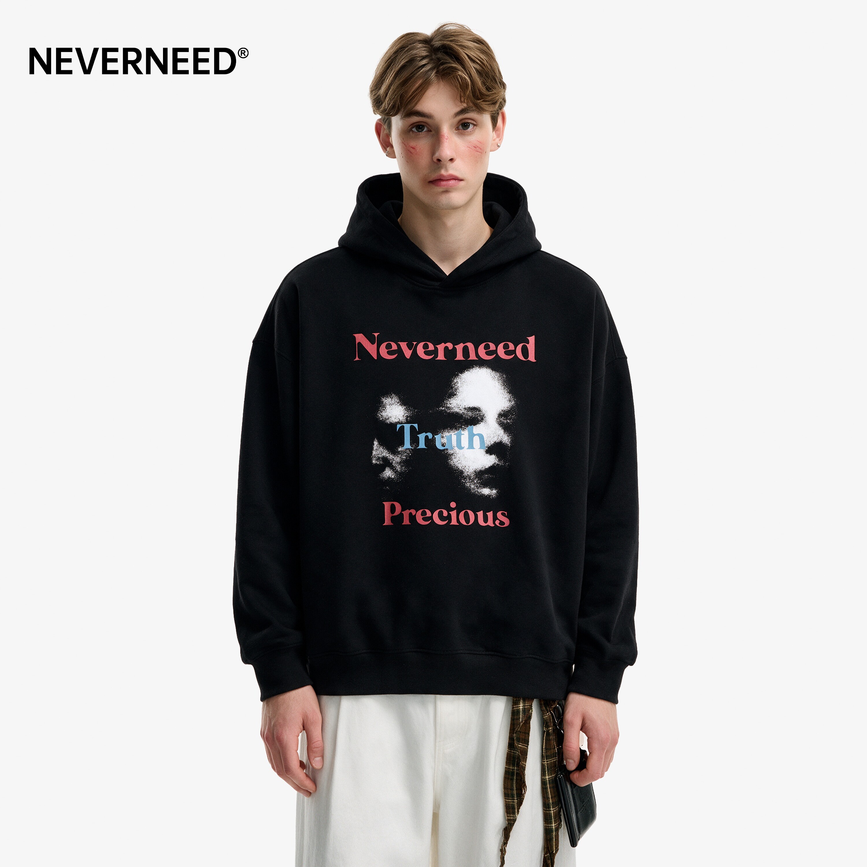 NEVERNEED字母印花连帽卫衣男女图片