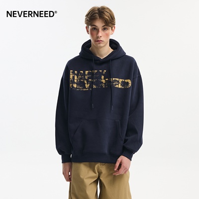NEVERNEED模糊字母印花连帽卫衣