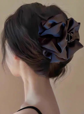 黑色缎面泡泡抓夹女高级感新款显发量后脑勺发夹女头饰盘发鲨鱼夹