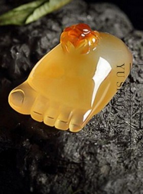 天然冰种红玉髓知足常乐玛瑙吊坠