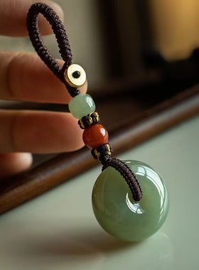 高档钥匙挂件和田色平安扣汽车钥匙扣男女士包挂饰中国风吊坠礼物