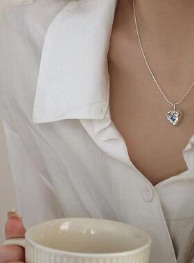 2023ins不规则锤纹爱心项链女小众设计感熔岩桃心锁骨链礼物送女