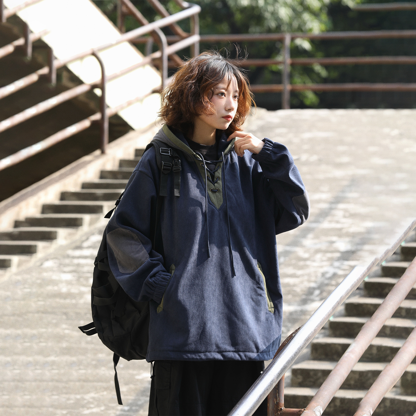 阿于呆加绒加厚灯芯绒连帽卫衣