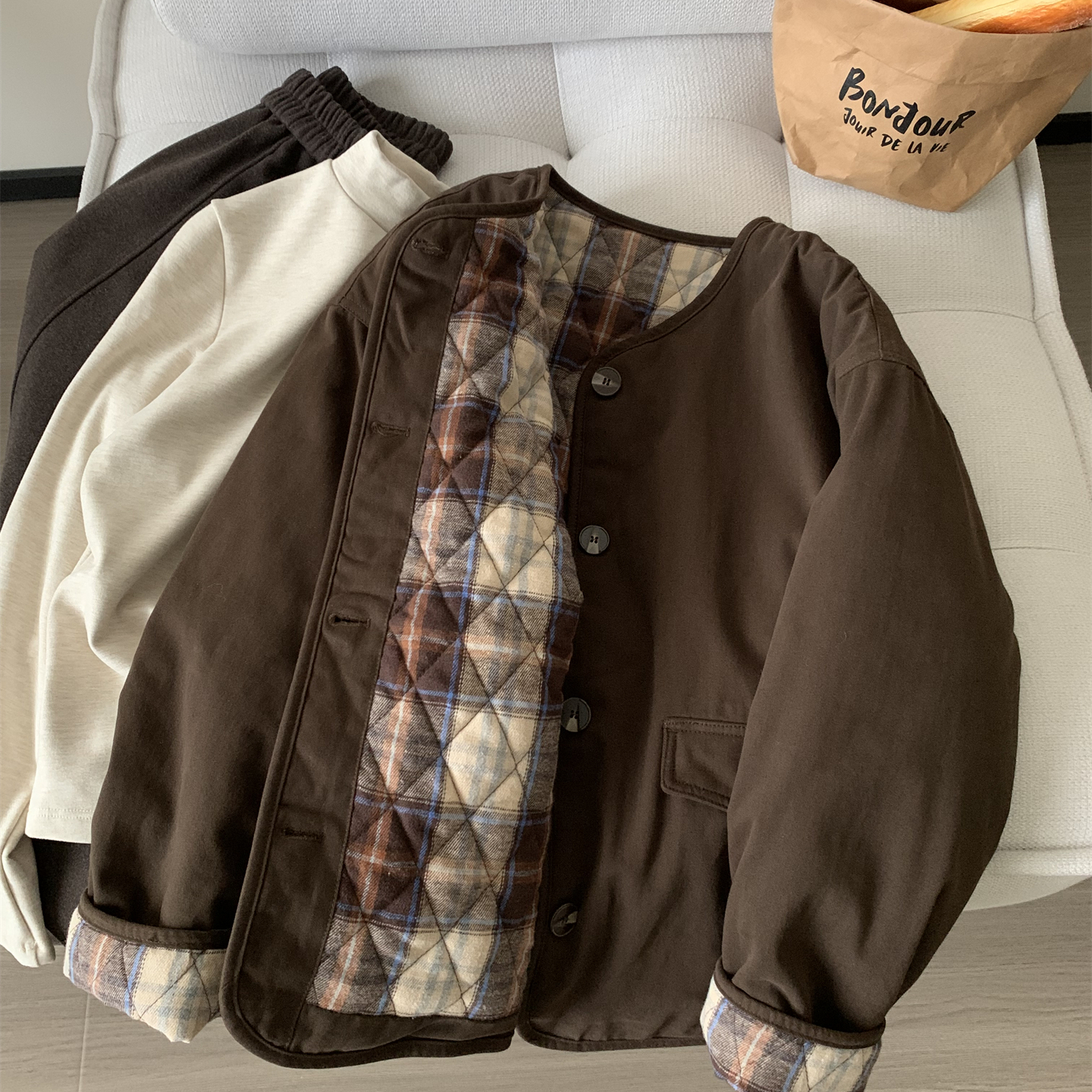 IN SEASON 设季-日系复古深棕色撞色菱格棉服外套女洋气显白圆领