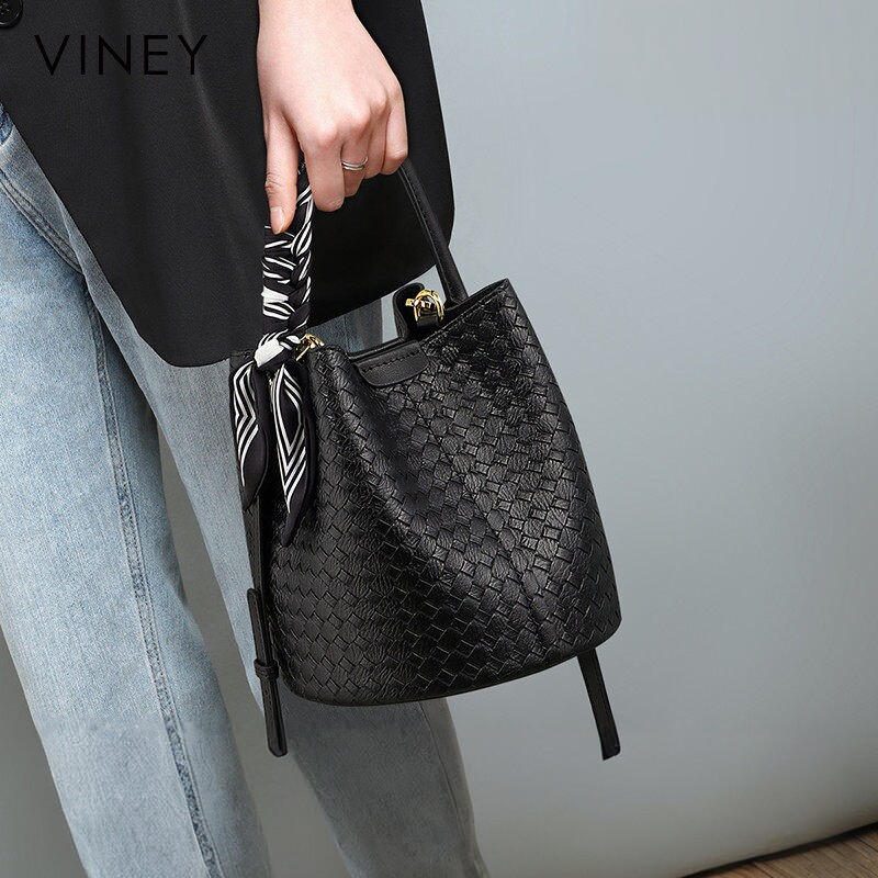 Viney水桶包包2025新款真皮女包斜挎小包2024高级感编织包手提包