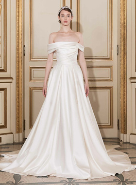 高端丝质缎面新娘礼服白色婚纱连衣裙一字领露肩拖地旅拍仙女公主
