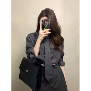 韩系灰色条纹翻领领带衬衣女2026春季新款学院风宽松休闲衬衫上衣