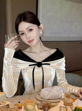 小香风香槟色丝绒上衣2025冬季独特漂亮高端修身显瘦轻熟气质衬衣