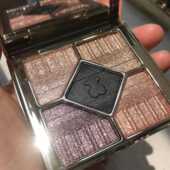 珠光闪亮一闪到底亮晶晶 维尼小熊小黑熊眼影品牌正品 2024新款