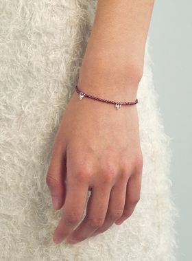 【OLIO E ACETO】hug 2025早春新款纯色石榴石水滴串珠手链